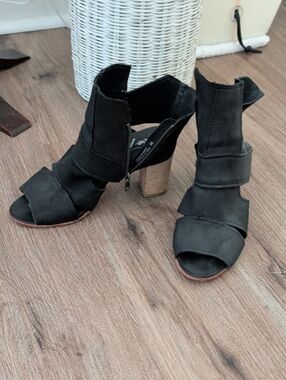 Free People Black Open-Toe Stacked Heel Sandals with Side Zip